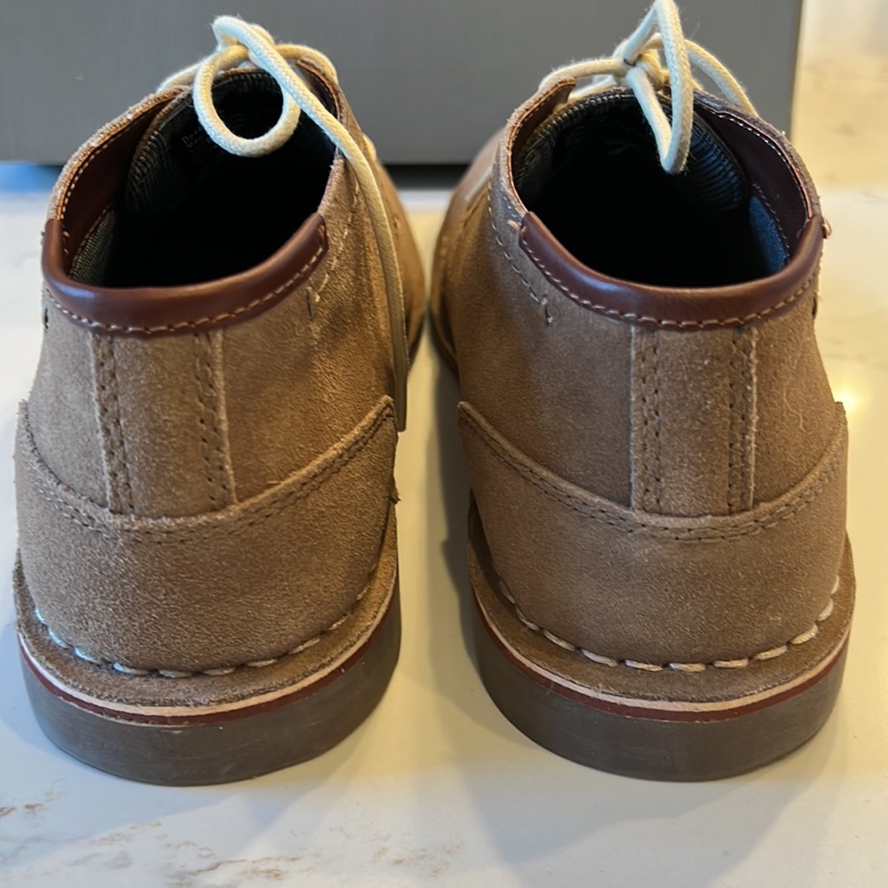 Kenneth Cole boys chukka boots, size 8 - Picture 4 of 7